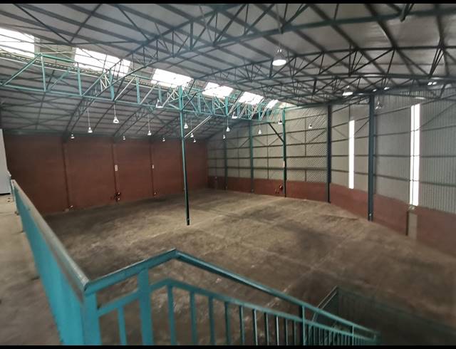 2,250M² WAREHOUSE FOR SALE IN POMONA